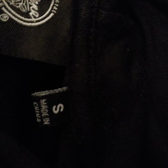 Official Selena Merchandise Black “Queen Of Cumbia” Hoodie - Picture 5 of 5